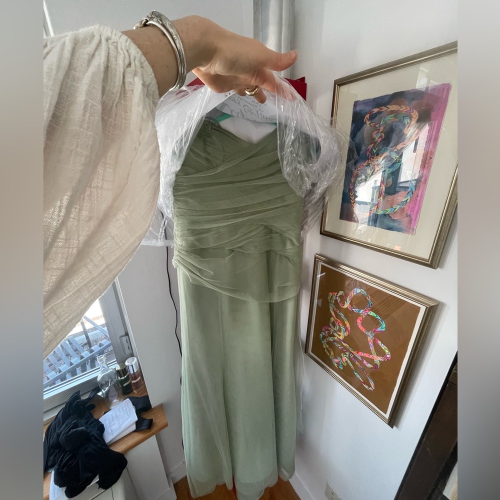 Vintage Vera Wang sage green bridesmaid dress - size 6/8